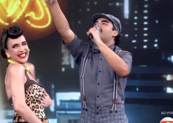 professora-do-danca-dos-famosos-revela-gravidez-ao-vivo-e-surpreende