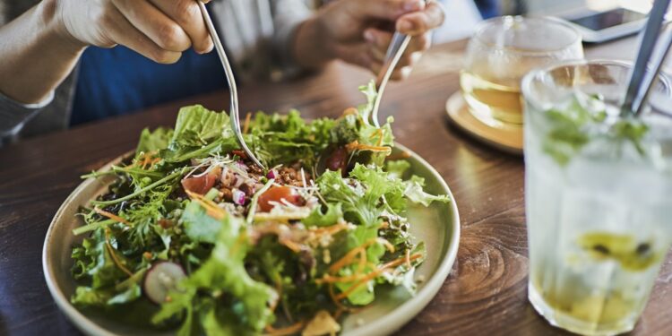 ordem-dos-alimentos-na-refeicao-ajuda-no-controle-da-glicose-em-diabeticos