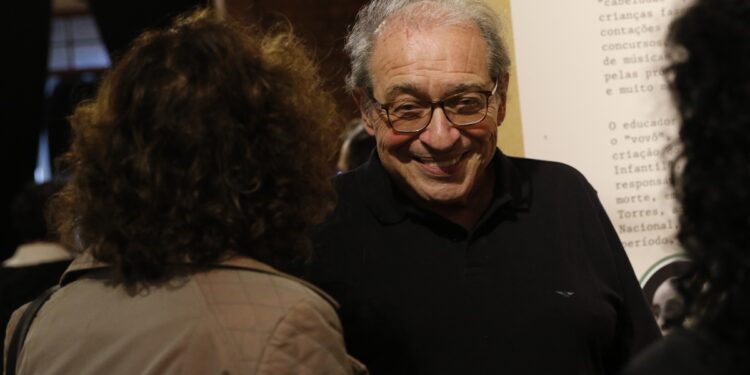 quem-e-ruy-castro,-vencedor-do-jabuti-de-livro-do-ano-pelo-2o-ano-seguido