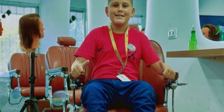 influencer-“barbeiro-mirim”,-de-14-anos,-e-morto-a-tiros-ao-lado-de-amigo